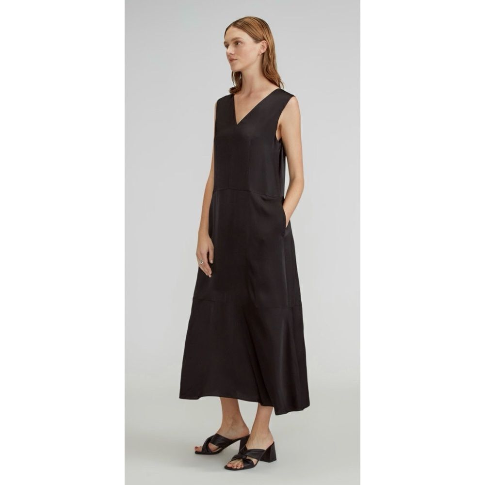 EVERLANE
The Satin V-Neck Maxi Dress in Black Size S / NWOT